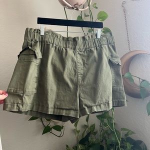 Army green high waisted shorts